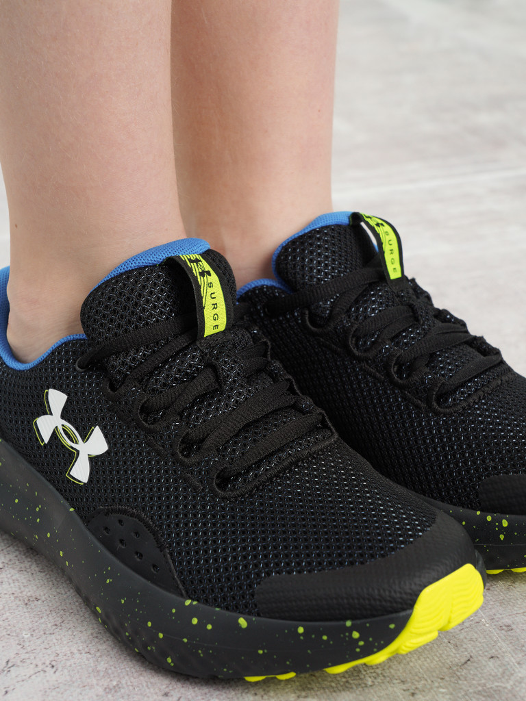 Кроссовки для мальчиков Under Armour BGS Surge 4