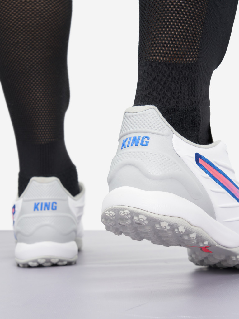 Бутсы мужские PUMA King Pro TT