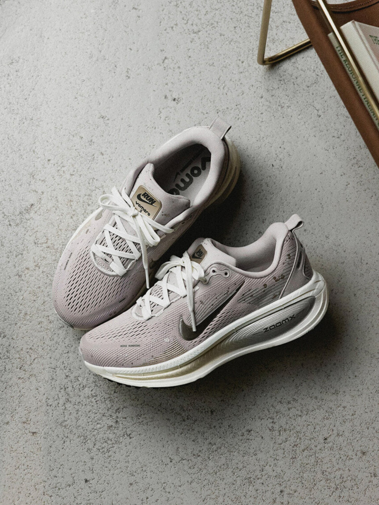 Кроссовки Nike Wmns Vomero 18 SE