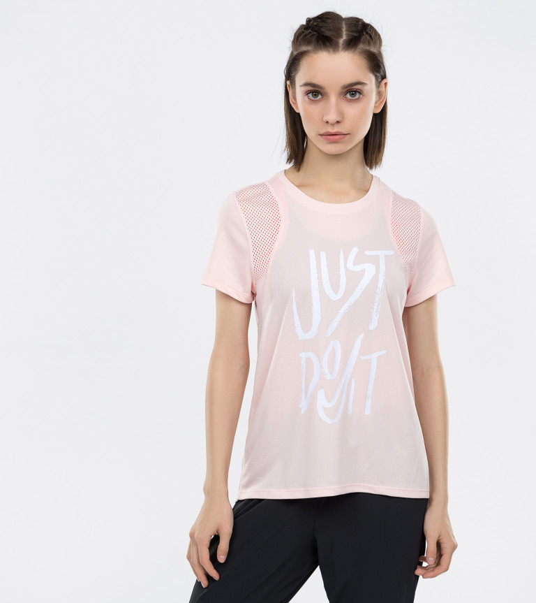 Футболка женская Nike