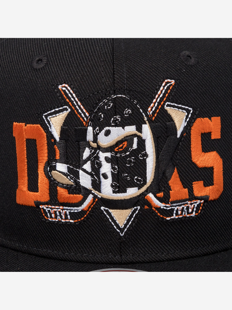 Бейсболка с прямым козырьком MITCHELL NESS HS9642-ADUBLCK Anaheim Ducks NHL (черный)