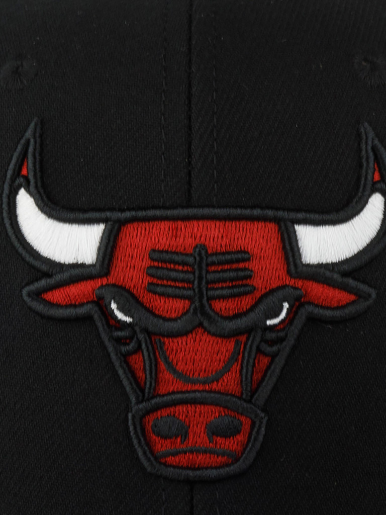 Бейсболка MITCHELL NESS HHSS6268-CBUYYPPPBLCK Chicago Bulls NBA (черный)
