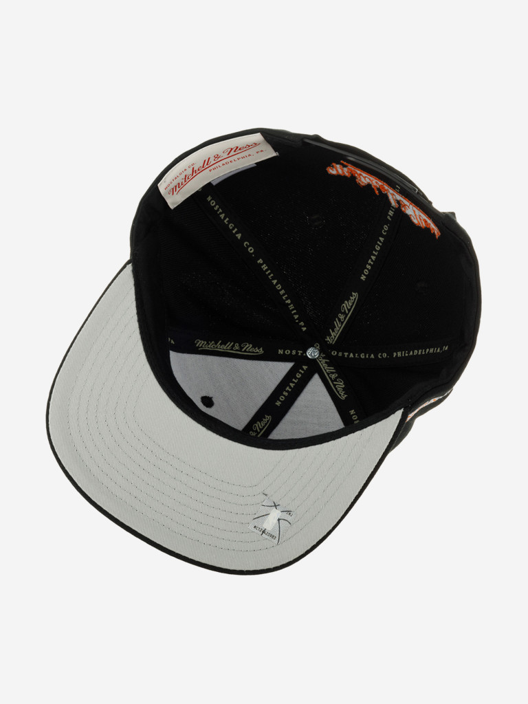 Бейсболка с прямым козырьком MITCHELL NESS 6HSSDX21129-NYKBLCK New York Knicks NBA