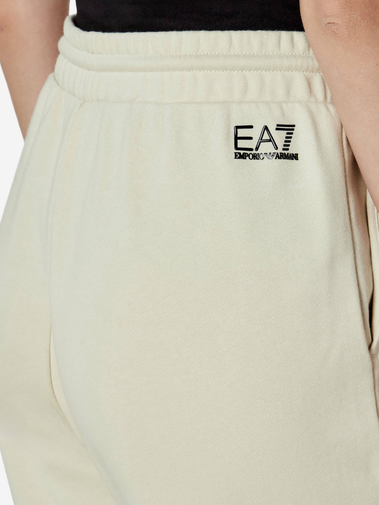 Костюм спортивный женский EA7 EMPORIO ARMANI