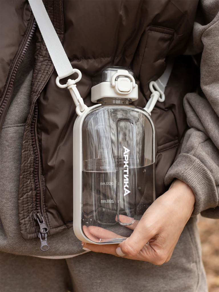 Бутылка тритановая 750 мл с регулируемым ремешком, снег