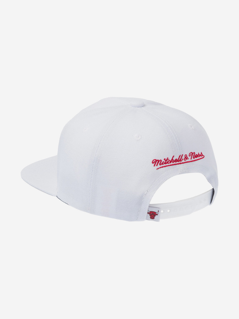 Бейсболка с прямым козырьком MITCHELL NESS HS10387-CBUWHIT Chicago Bulls NBA (белый)