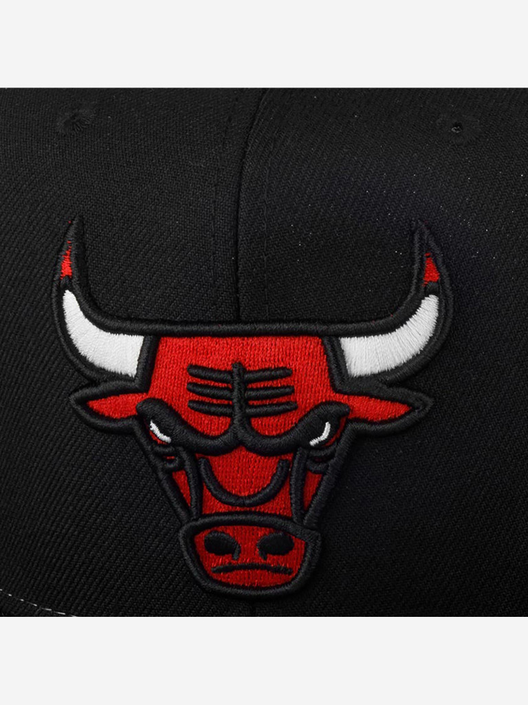 Бейсболка с прямым козырьком MITCHELL NESS 6HSSLD21011-CBUBLCK Chicago Bulls NBA