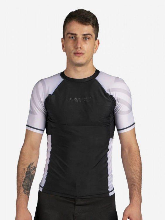 Компрессионный рашгард Sanabul Essential с коротким рукавом
