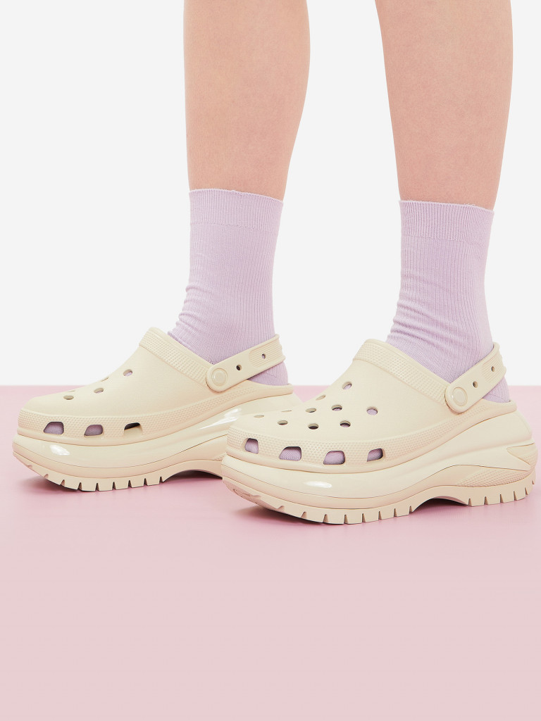 Сабо женские Crocs Mega Crush Clog бежевый цвет — купить за 8499 руб.,  отзывы в интернет-магазине Спортмастер