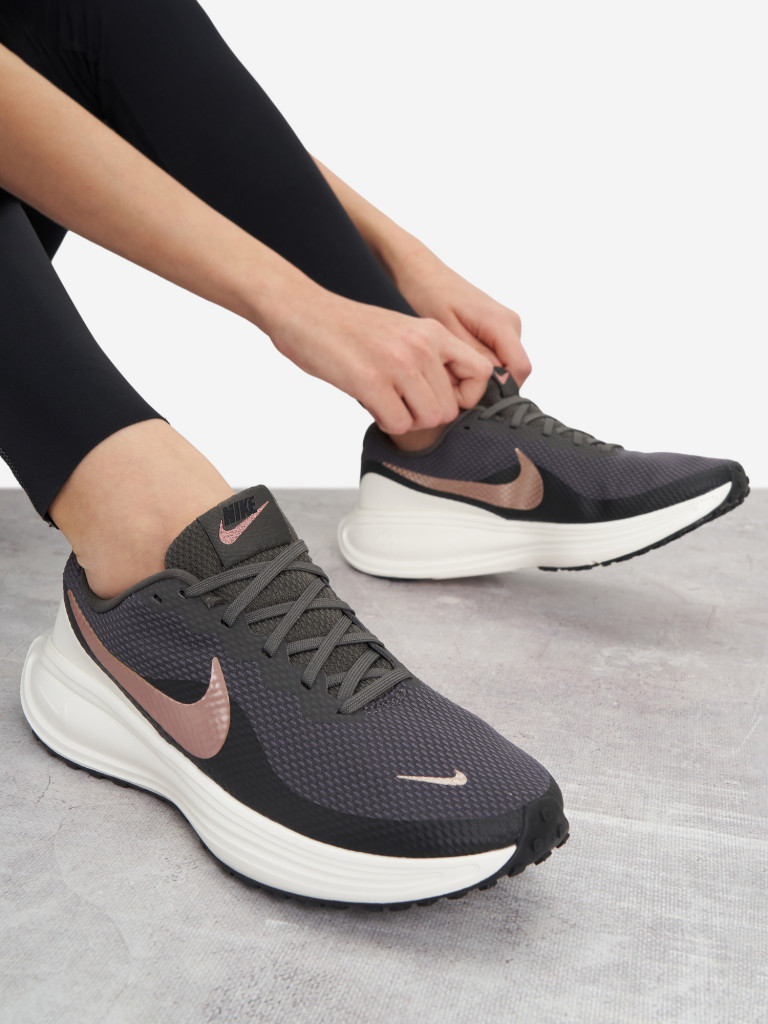 Кроссовки женские Nike Revolution 8