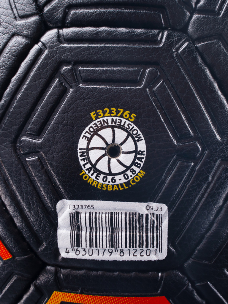 Мяч футбольный TORRES Freestyle Grip F323765, размер 5