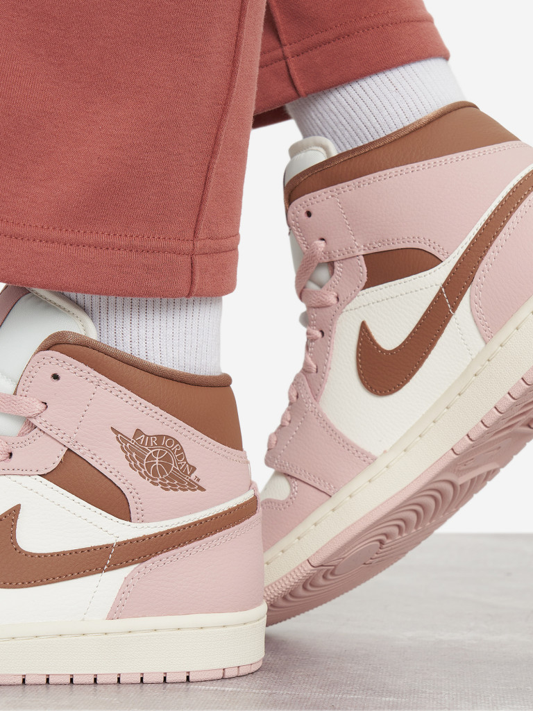 Кеды женские Nike Air Jordan 1