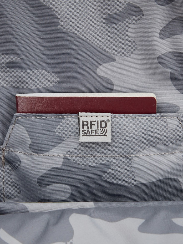 Рюкзак антивор Pacsafe GO 15, черная смола, 15 л.