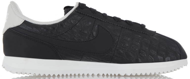 Nike cortez se black deals