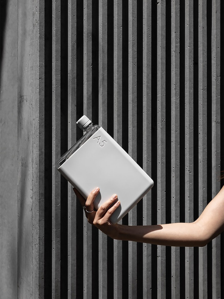 Бутылка с силиконовым чехлом Memobottle A5, серый