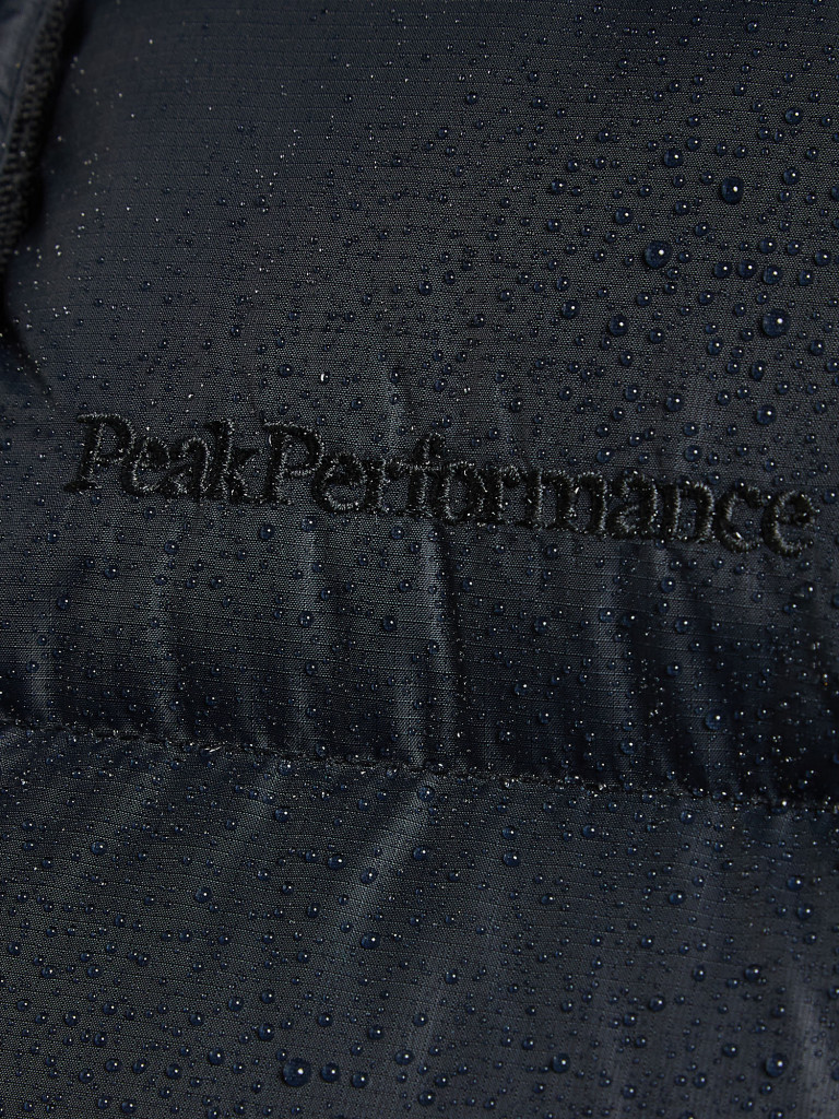 Пуховик женский Peak Performance