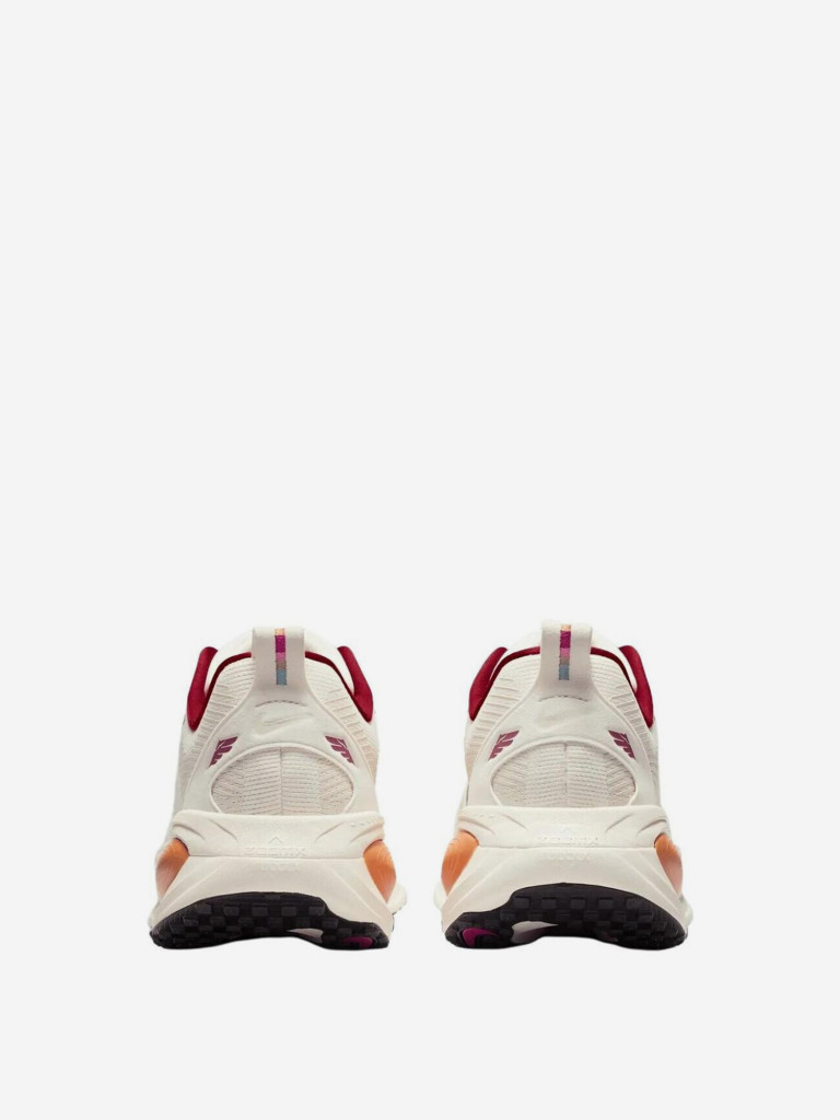 Кроссовки Nike Vomero 18