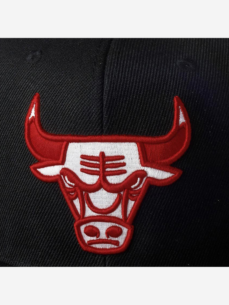 Бейсболка с прямым козырьком MITCHELL NESS 6HSSMM21027-CBUBLCK Chicago Bulls NBA