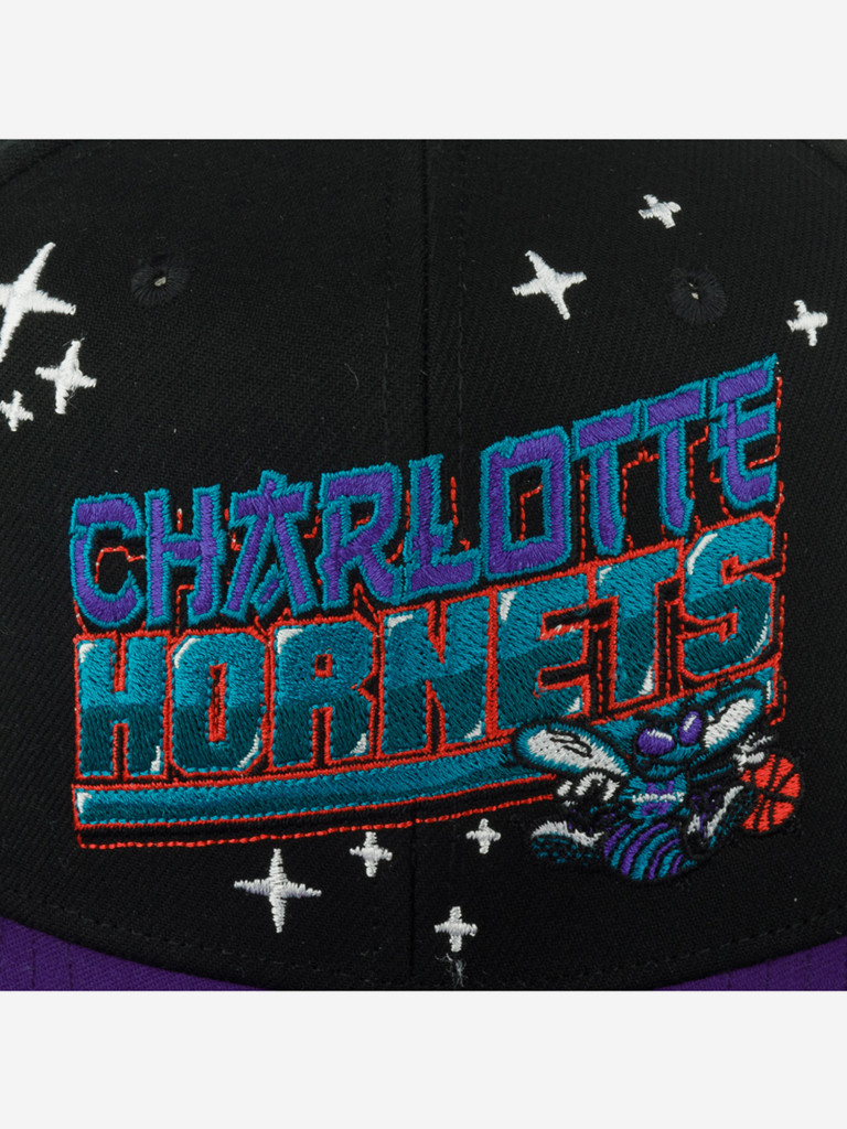 Бейсболка с прямым козырьком MITCHELL NESS HHSS5472-CHOYYPPPBLCK Charlotte Hornets NBA