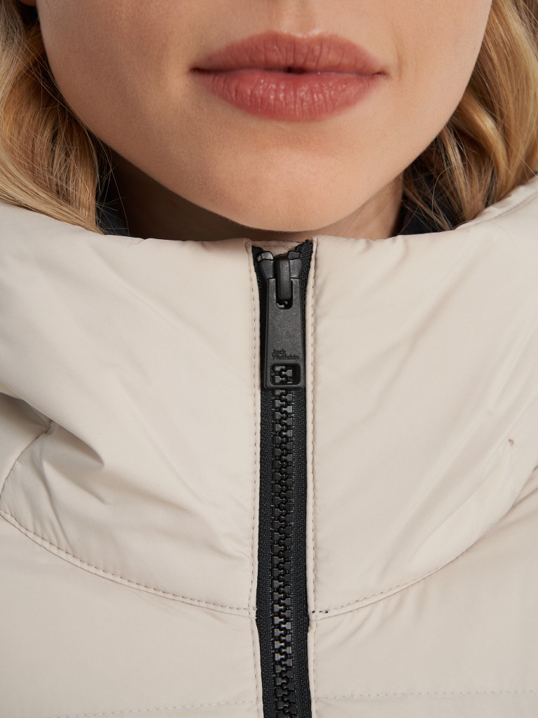 Пальто пуховое женское Jack Wolfskin Frozen Palace