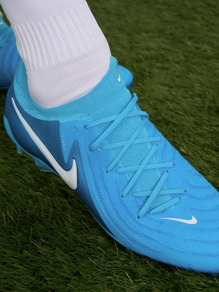 Бутсы мужские Nike Phantom Gx II Pro Fg