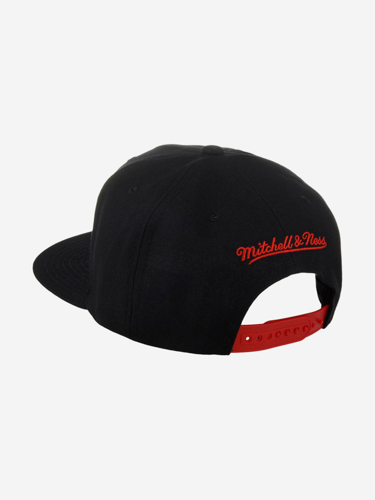 Бейсболка с прямым козырьком MITCHELL NESS 6HSSLD21213-CBHBLCK Chicago Blackhawks NHL (черный)