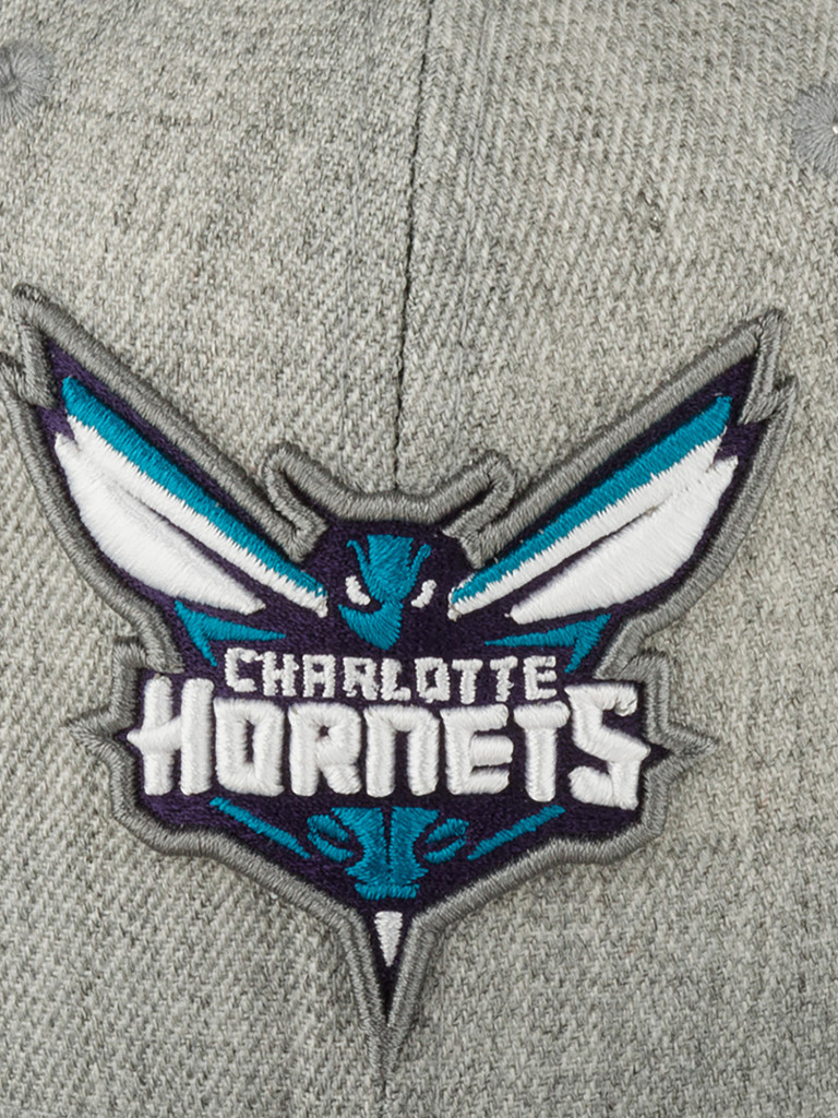 Бейсболка с прямым козырьком MITCHELL NESS HHSS3272-CHOYYPPPGYHT Charlotte Hornets NBA (серый)
