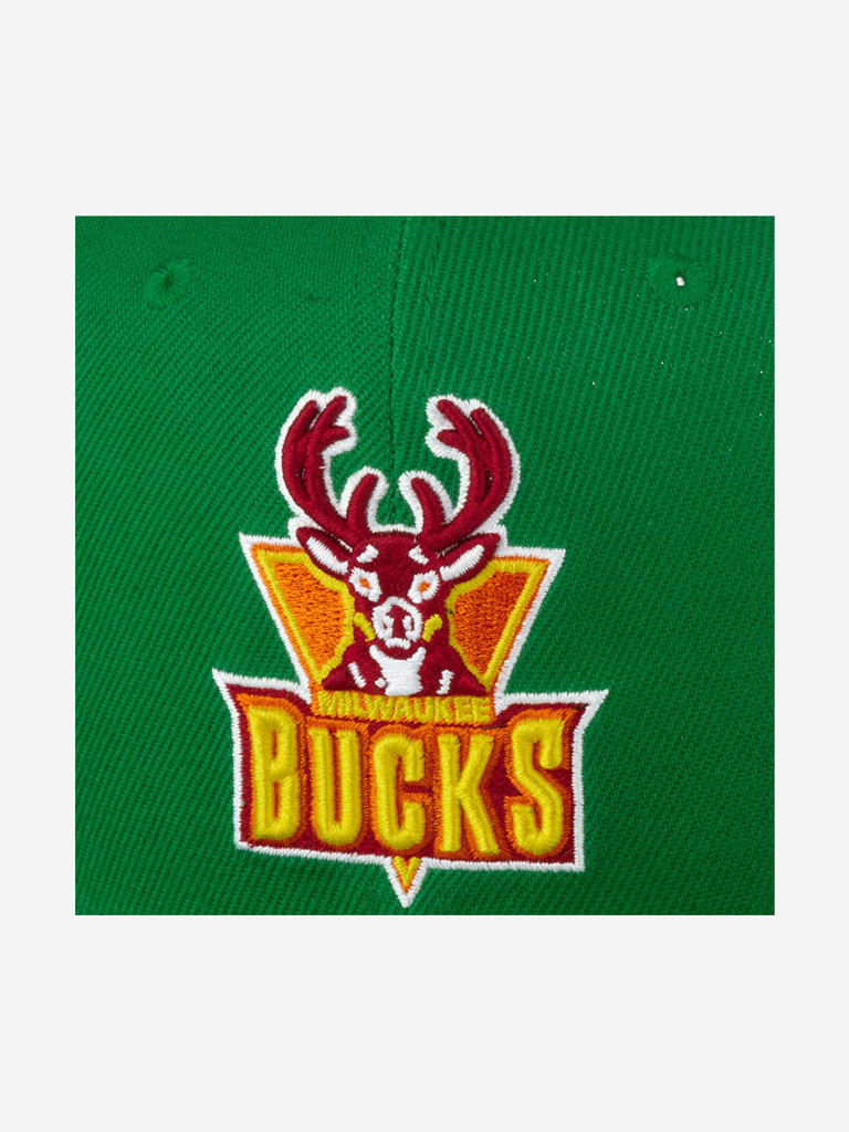 Бейсболка с прямым козырьком MITCHELL NESS 6HSSSH21296-MBUGREN Milwaukee Bucks NBA (зеленый)