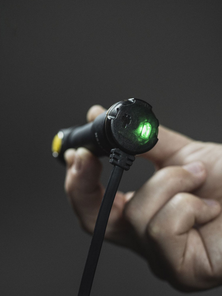 Магнитное зарядное устройство Armytek AMC-02 для фонарей с функцией Magnet USB