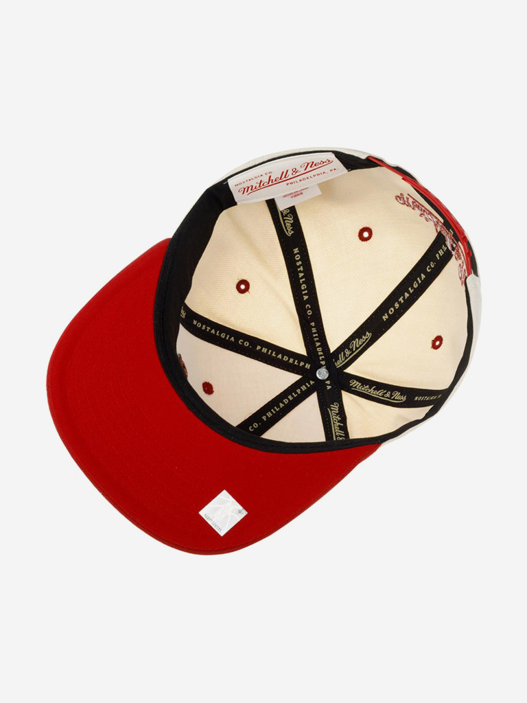 Бейсболка с прямым козырьком MITCHELL NESS 6HSSLD21077-CBUOFWH Chicago Bulls NBA