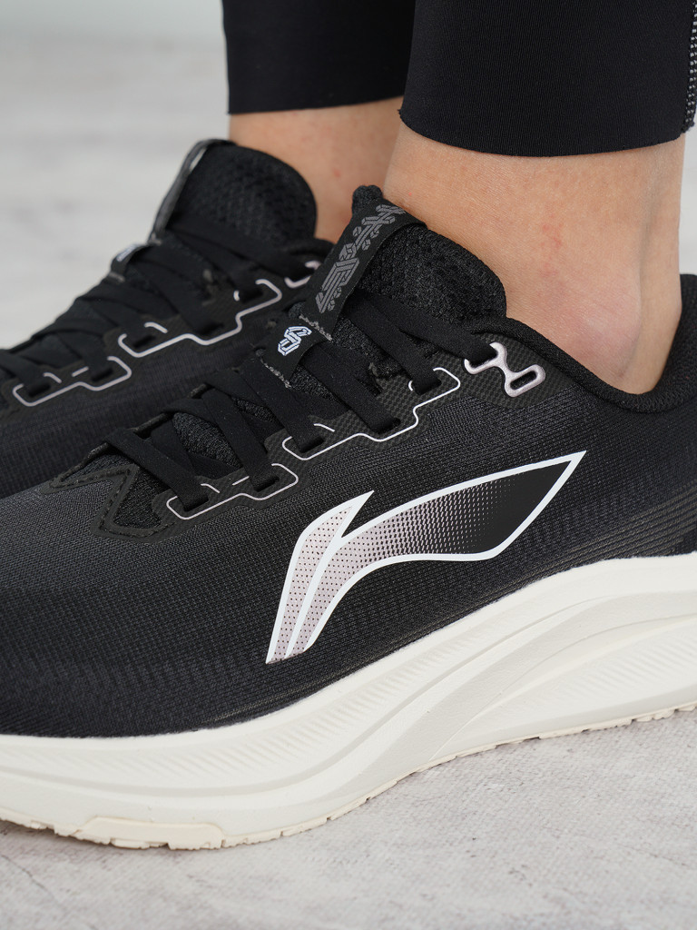 Кроссовки женские Li-Ning Red Hare 8