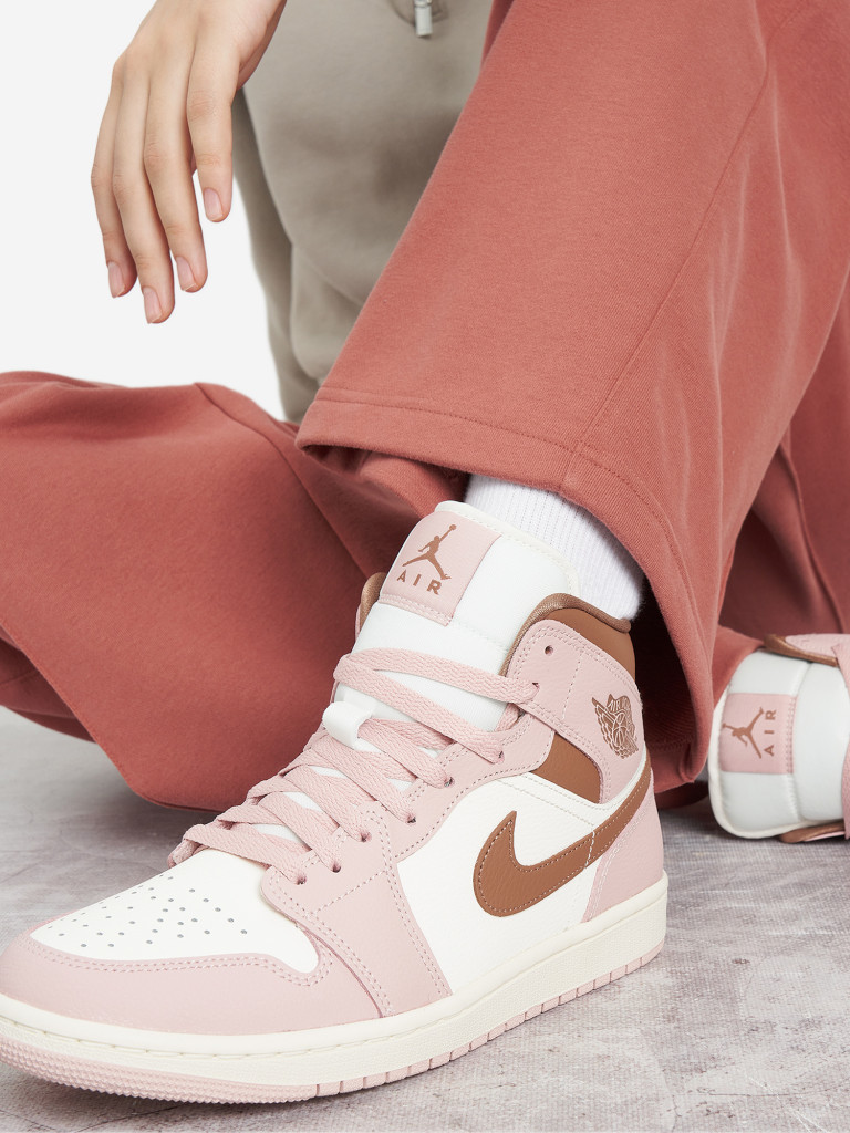 Кеды женские Nike Air Jordan 1