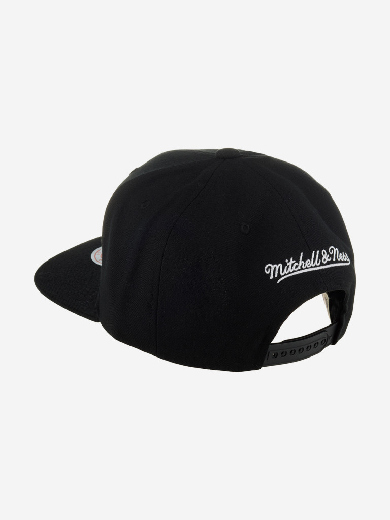 Бейсболка с прямым козырьком MITCHELL NESS HHSS5471-MBUYYPPPBLCK Milwaukee Bucks NBA (черный)