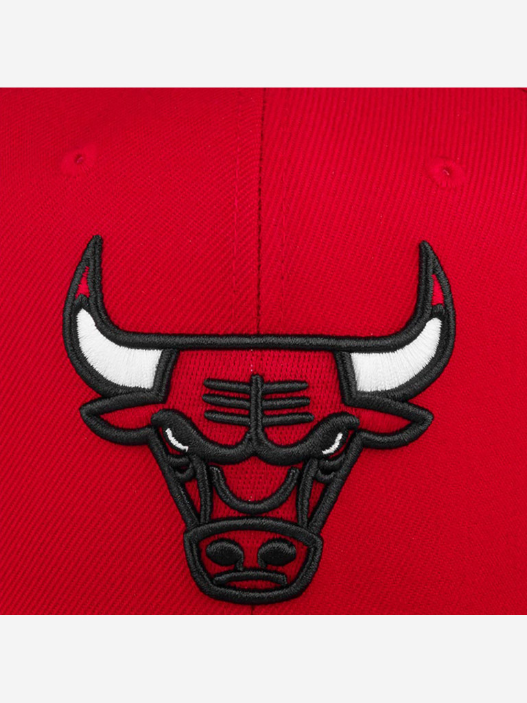 Бейсболка с прямым козырьком MITCHELL NESS HHSS3256-CBUYYPPPRED1 Chicago Bulls NBA