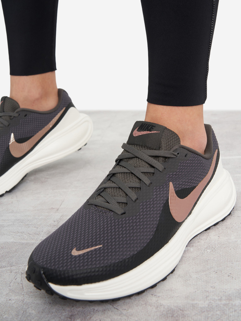 Кроссовки женские Nike Revolution 8