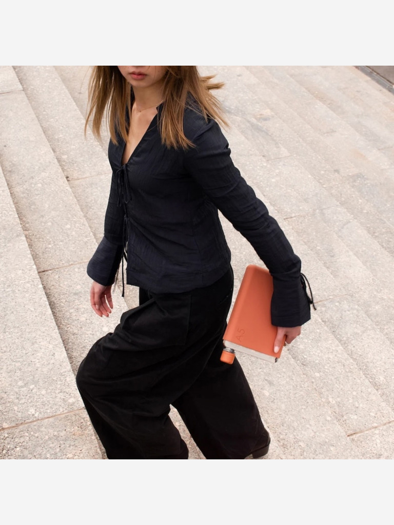 Бутылка с силиконовым чехлом Memobottle A5, коричневый