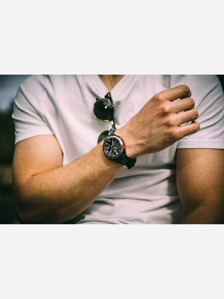 Наручные часы Casio Edifice ECB-2200P-1A