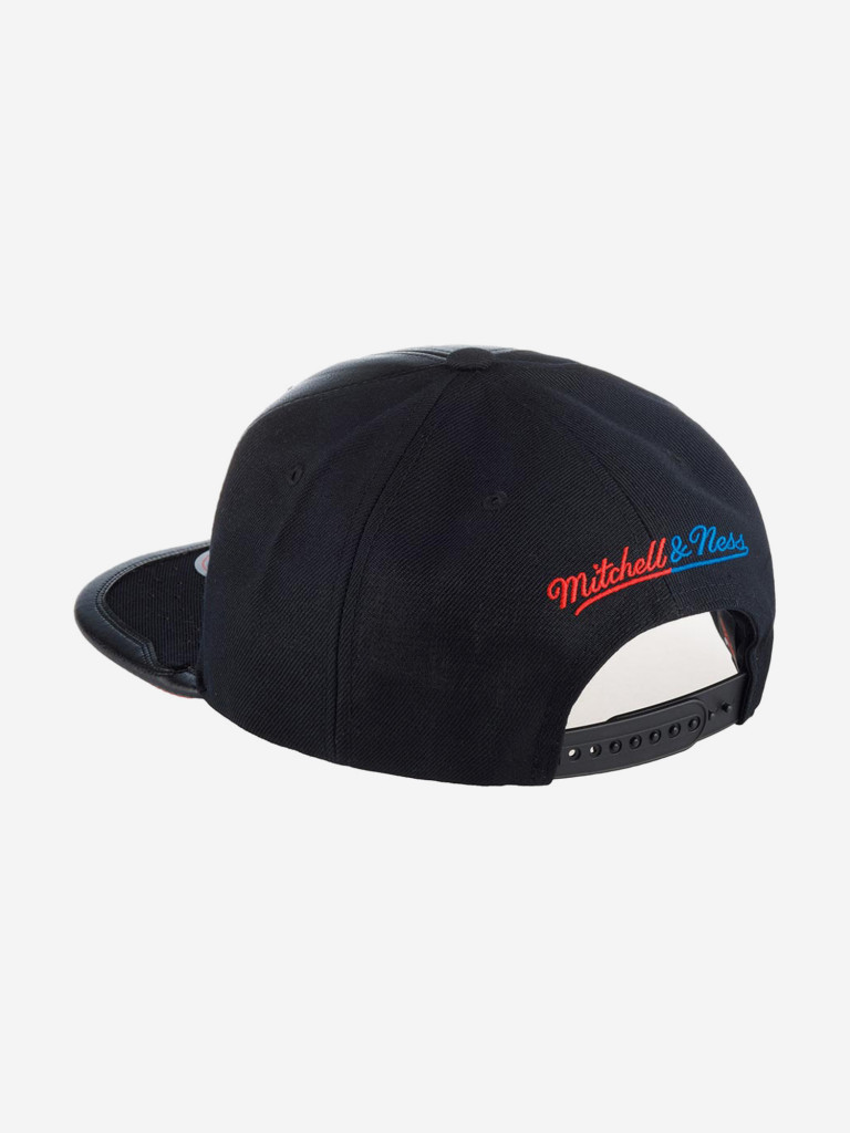 Бейсболка с прямым козырьком MITCHELL NESS 6HSSMM19227-CBUBLCK Chicago Bulls NBA (черный)