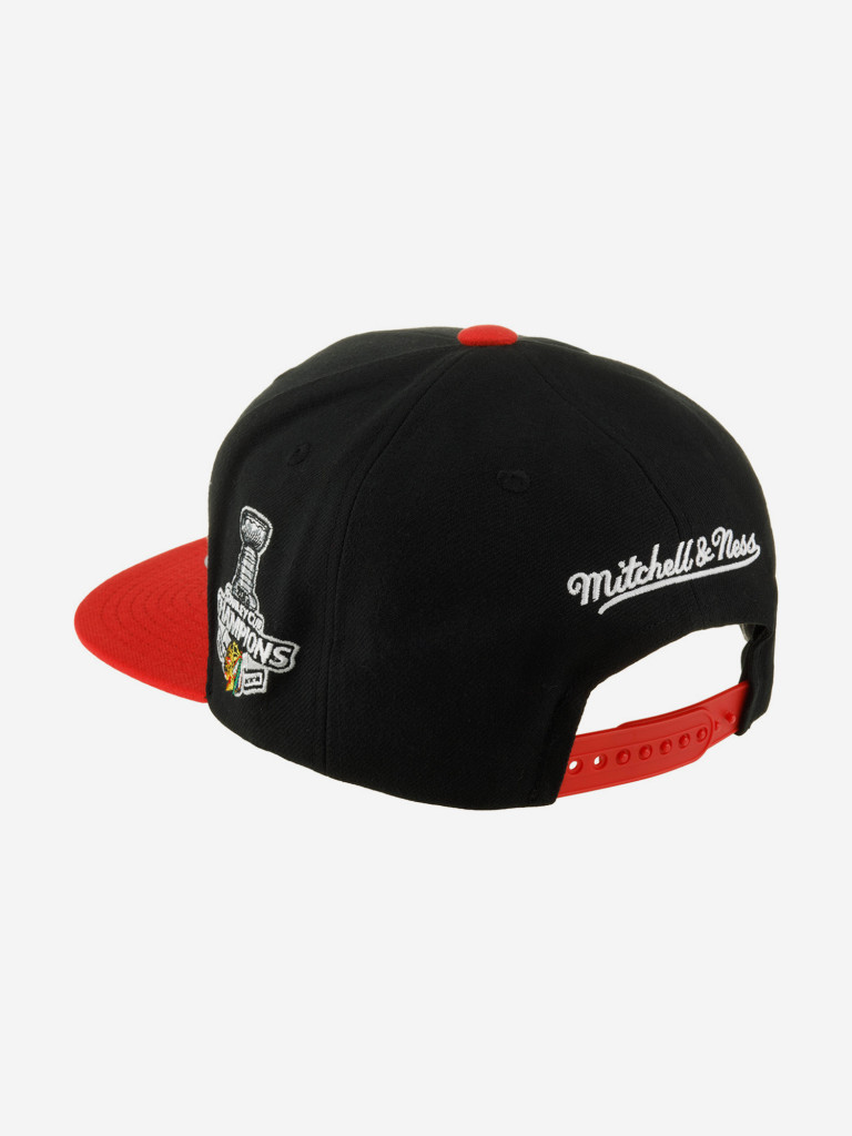Бейсболка с прямым козырьком MITCHELL NESS 6HSSLR22462-CBHBKRD Chicago Blackhawks NHL (черный)