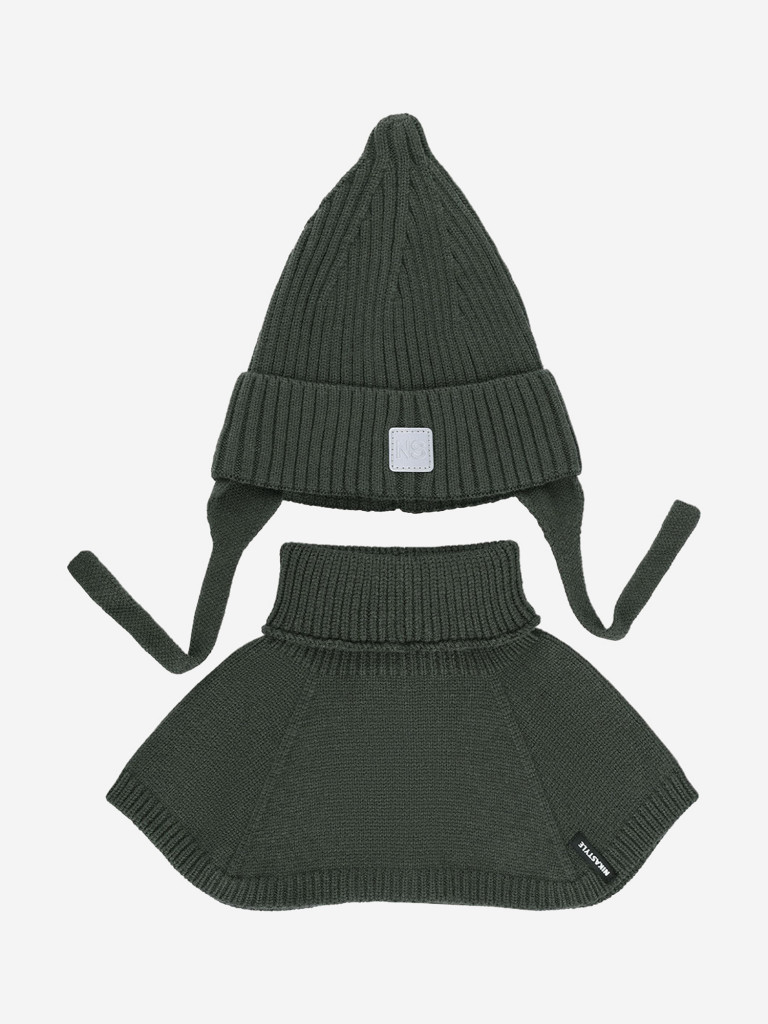 Комплект шапка и манишка NIKASTYLE