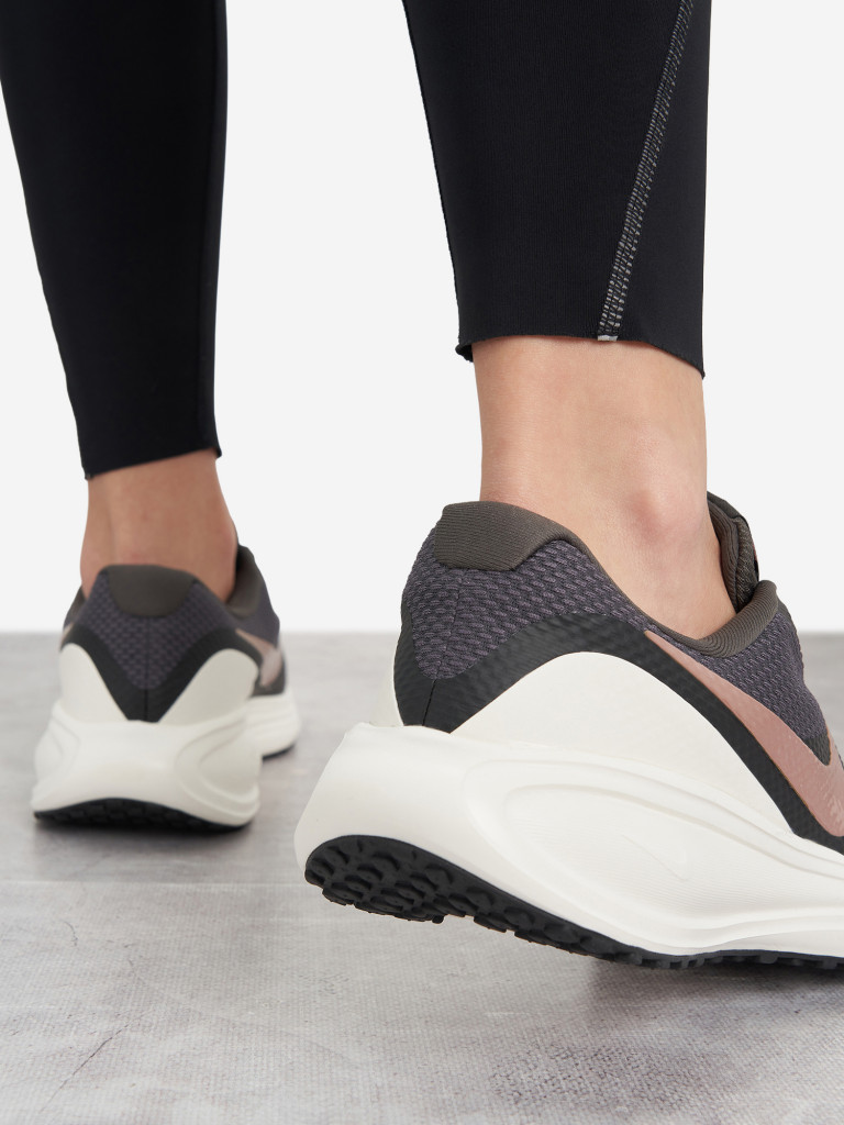 Кроссовки женские Nike Revolution 8