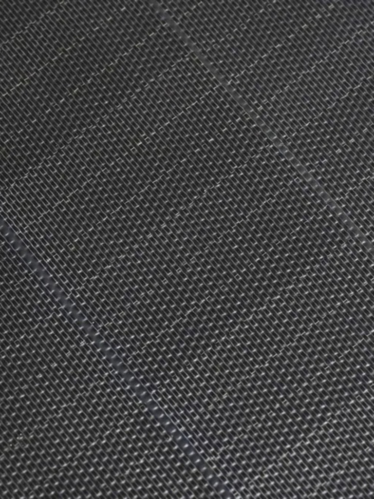 Зарядный комплект: Портативная электростанция и солнечная панель WATTICO 300 Light