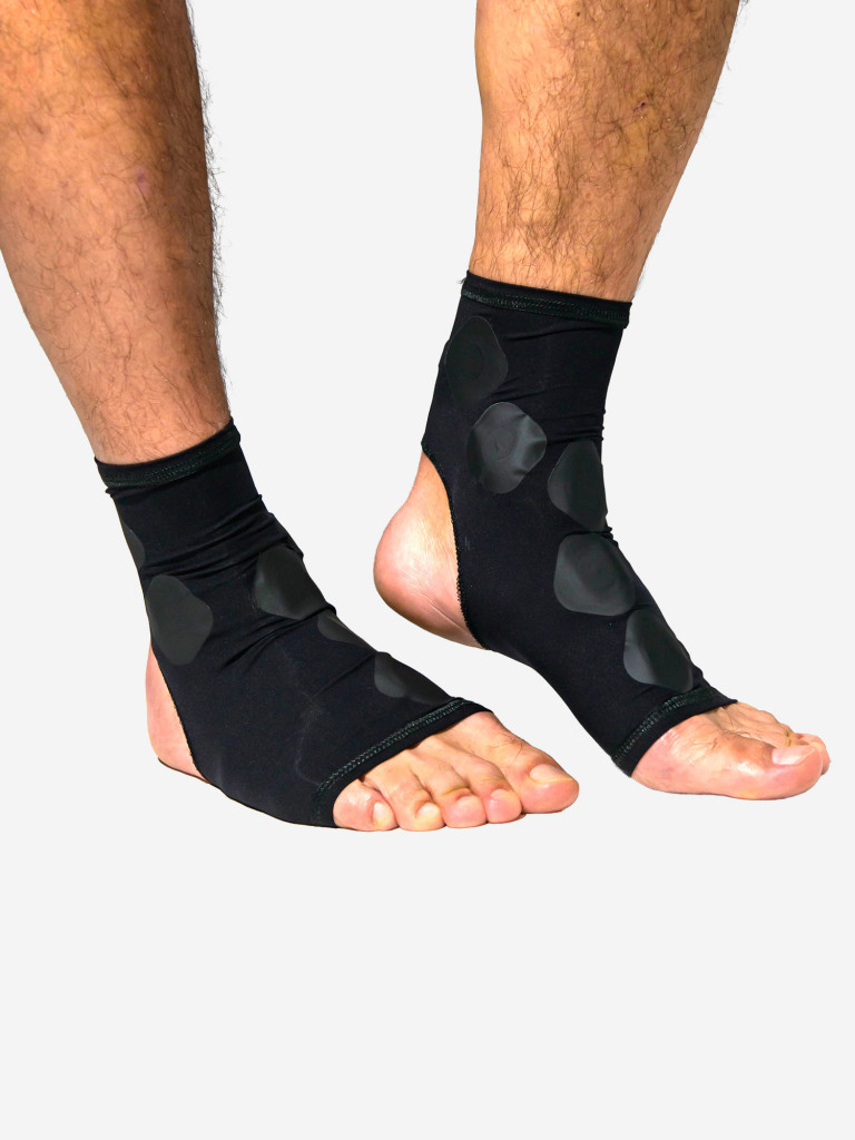 Голеностоп с точечной компрессией SportDots, черный