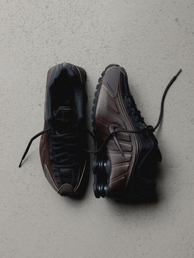 Кроссовки Nike Shox R4