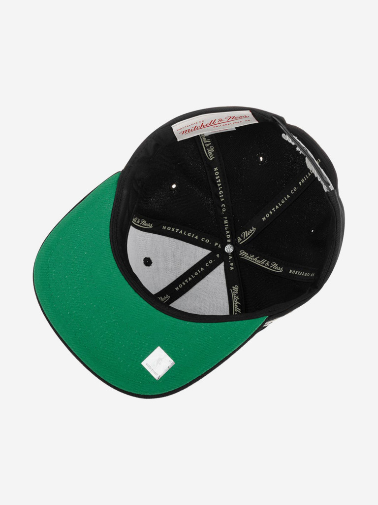Бейсболка с прямым козырьком MITCHELL NESS HHSS2976-BCEYYPPPBLCK Boston Celtics NBA
