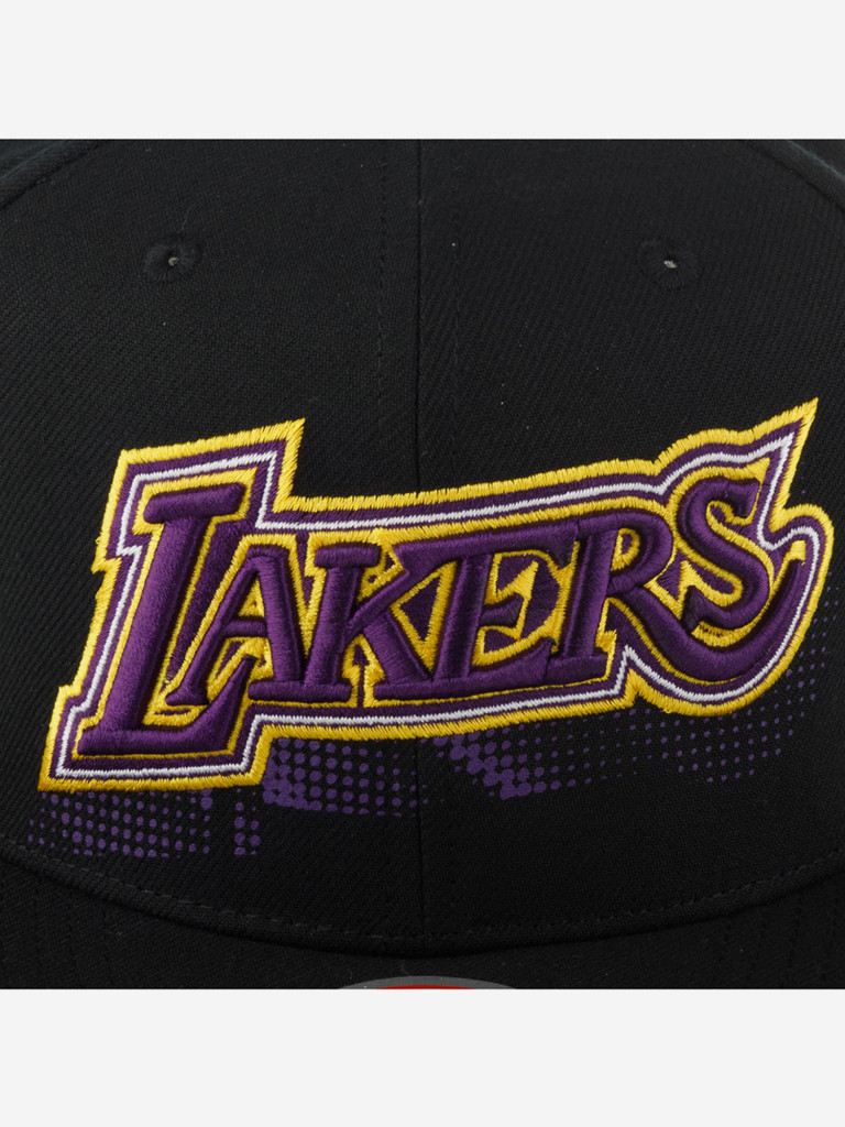 Бейсболка с прямым козырьком MITCHELL NESS HHSS5820-LALYYPPPBLCK Los Angeles Lakers NBA
