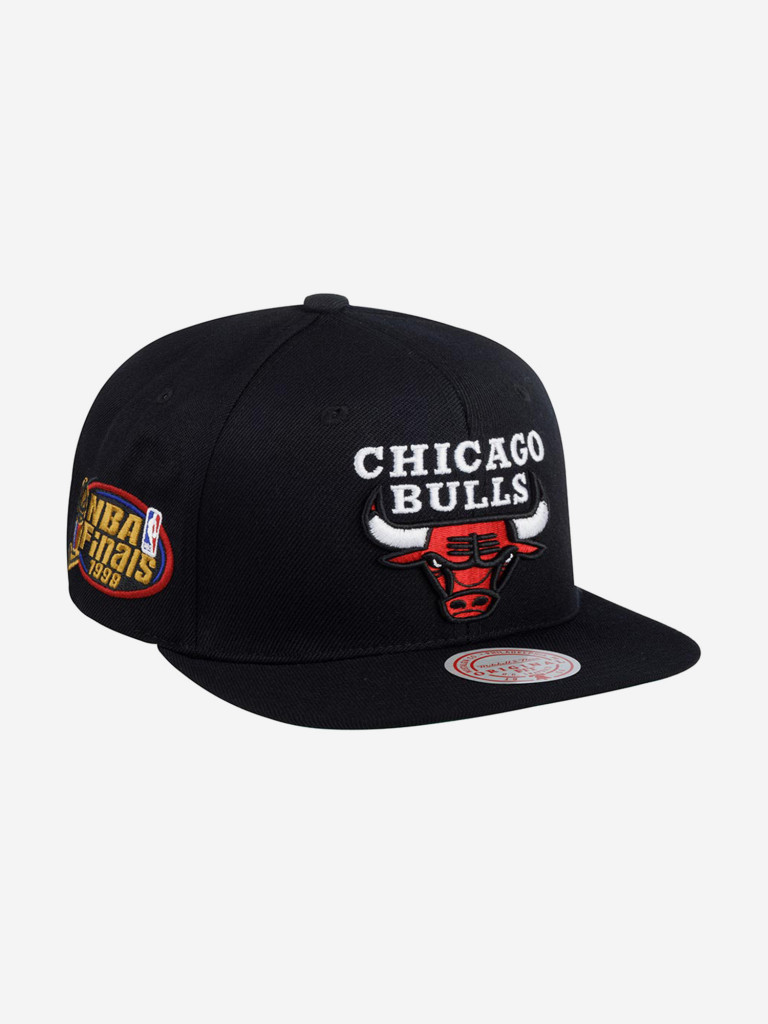 Бейсболка с прямым козырьком MITCHELL NESS HHSS2976-CBUYYPPPBLCK Chicago Bulls NBA