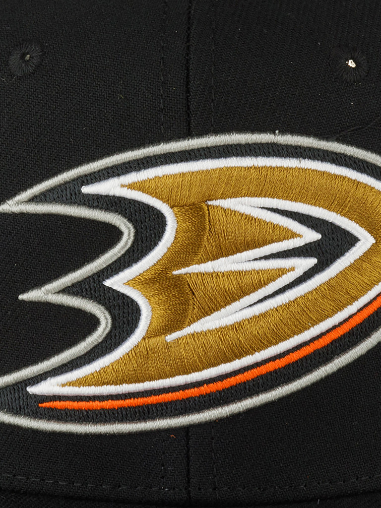 Бейсболка MITCHELL NESS HHSS6644-ADUYYPPPBLCK Anaheim Ducks NHL (черный)