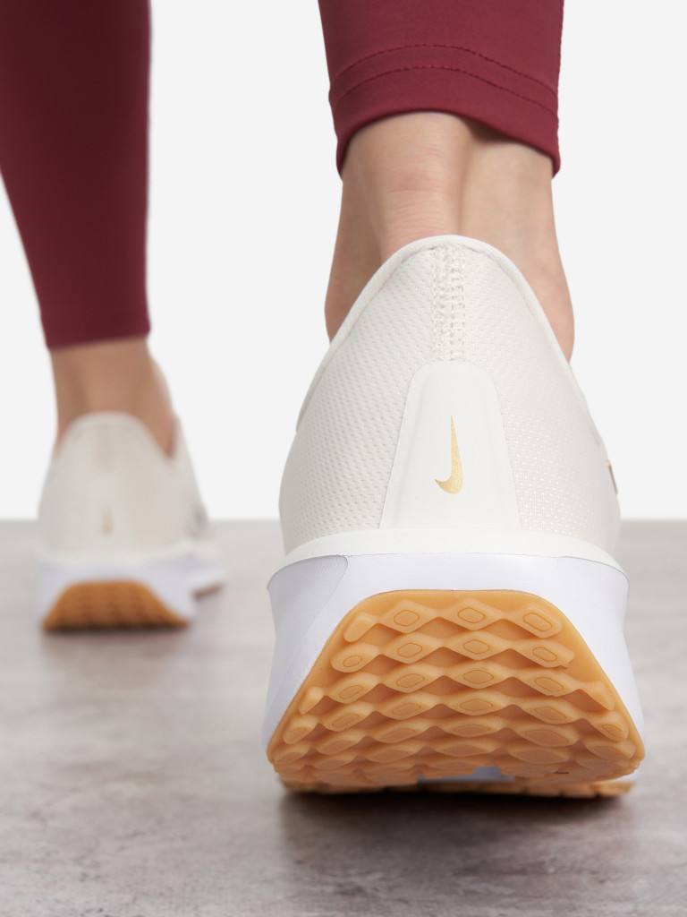 Кроссовки женские Nike Quest 6