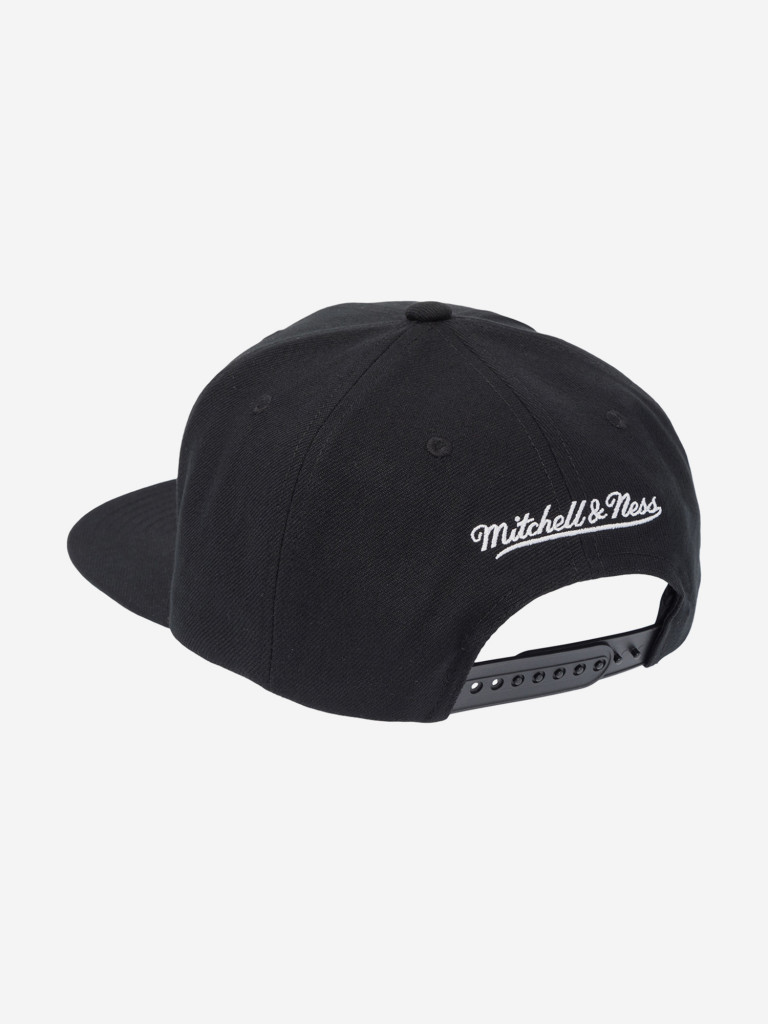 Бейсболка с прямым козырьком MITCHELL NESS HS8582-CBHBLCK Chicago Blackhawks NHL (черный)